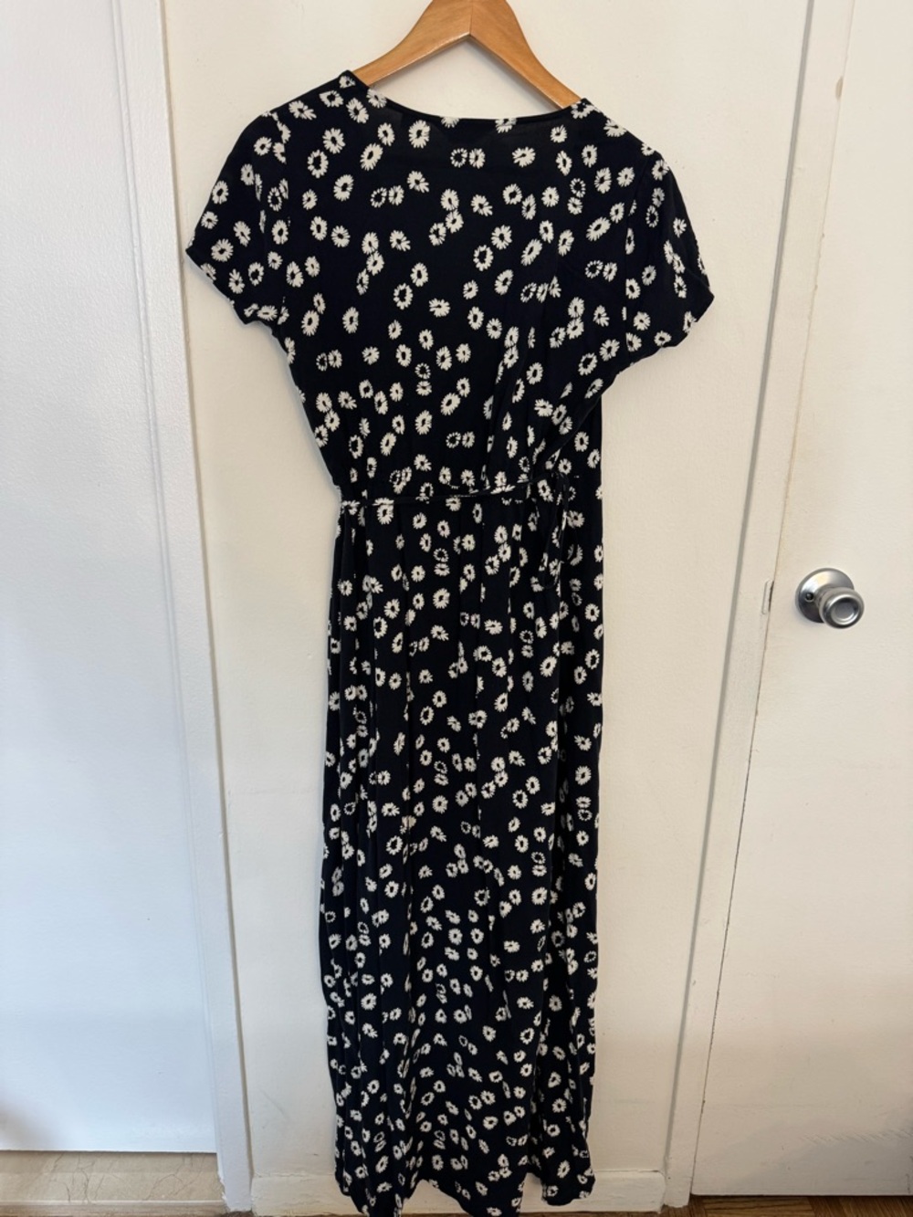 Seraphine Maternity Black and White Floral Wrap Maxi Dress US6 - Picture 6 of 7